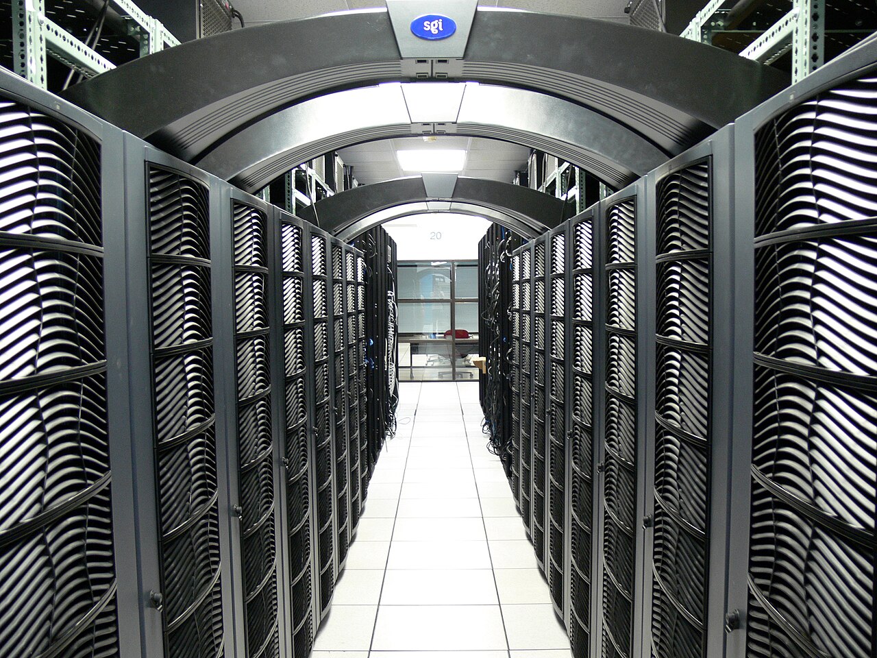 Pusat data yang menyimpan cadangan data bisnis untuk pemulihan bencana